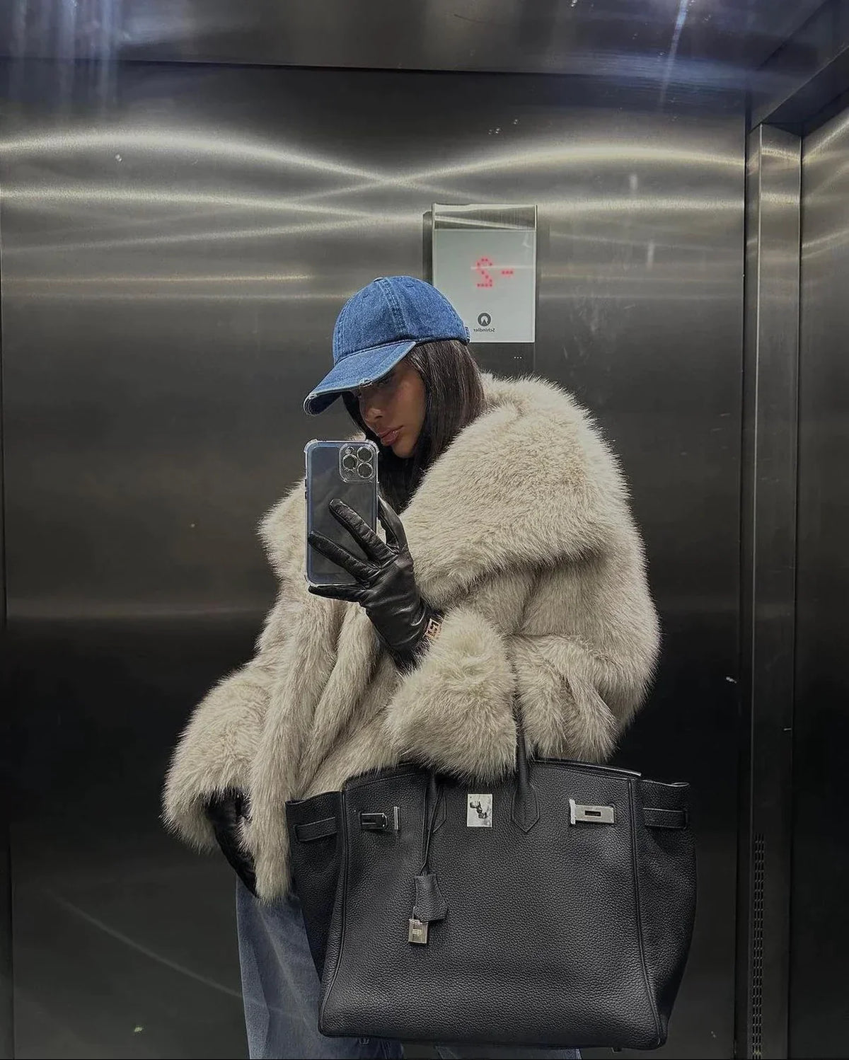 Caroline | Dame Vinter Kunstpelsfrakke med Bred Krave