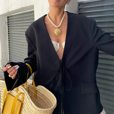 Augusta | Elegant Dame Vinterjakke Med Bindebånd Foran