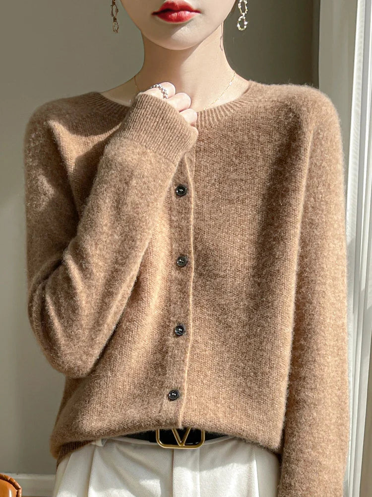 Jasmin | Elegant Og Stilfuld Let Cardigan Med Knapper