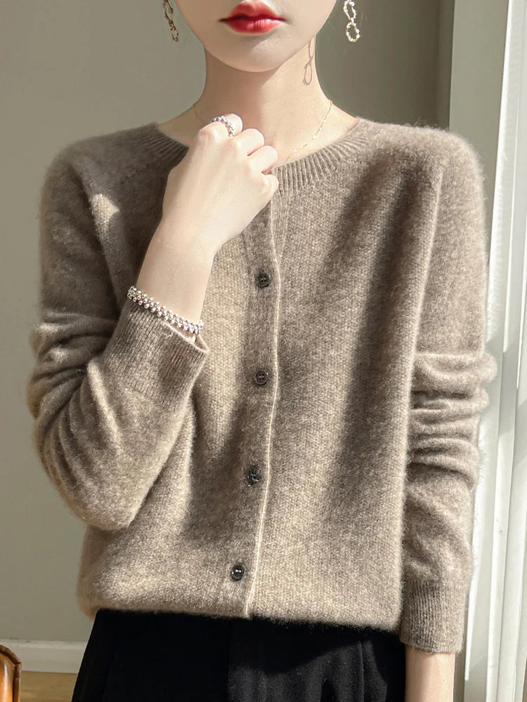 Jasmin | Elegant Og Stilfuld Let Cardigan Med Knapper