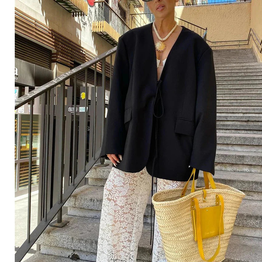 Augusta | Elegant Dame Vinterjakke Med Bindebånd Foran