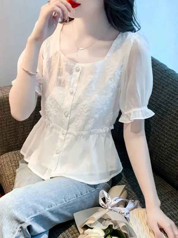 Kamilla | Dame Sommerbluse Med Flæseærmer, Peplum Snit Og Knaplukning