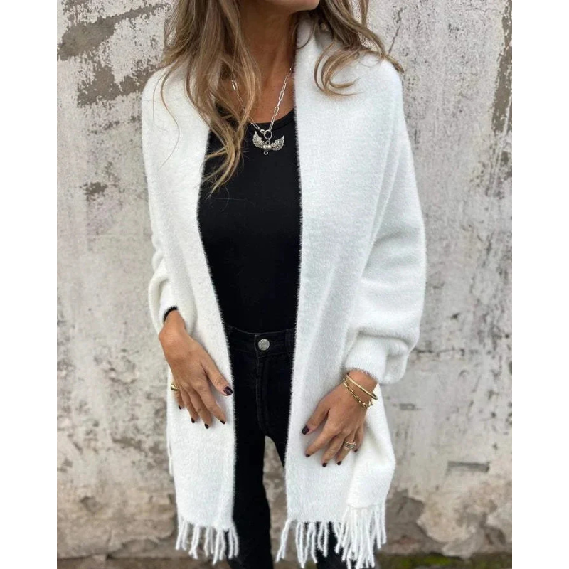 Lene – Varm Strikponcho med Frynser