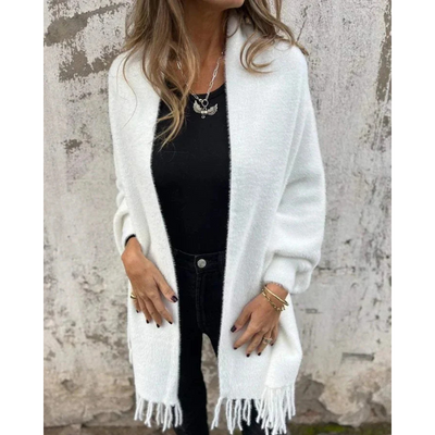 Lene – Varm Strikponcho med Frynser