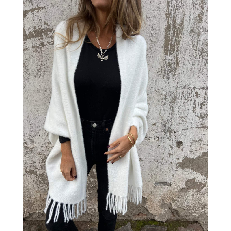 Lene – Varm Strikponcho med Frynser