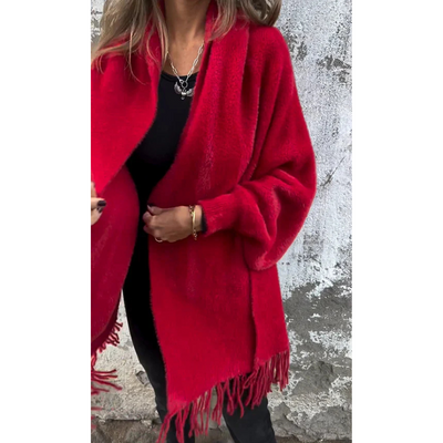 Lene – Varm Strikponcho med Frynser