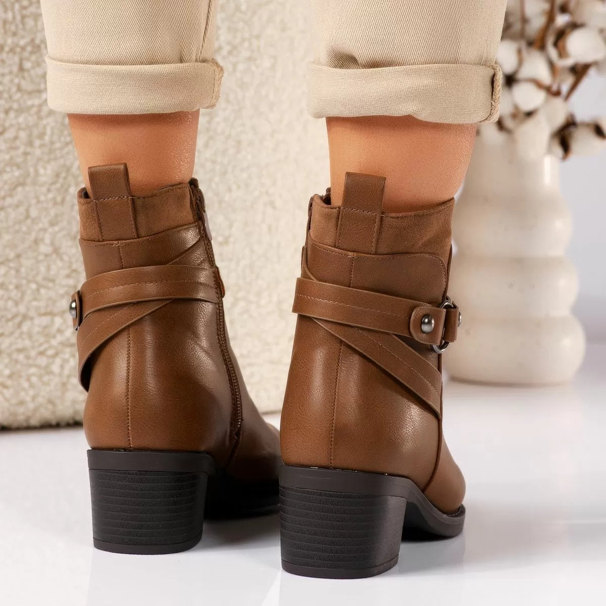 Karina | Dame Læder Ankelstøvler med Lynlås og Rem